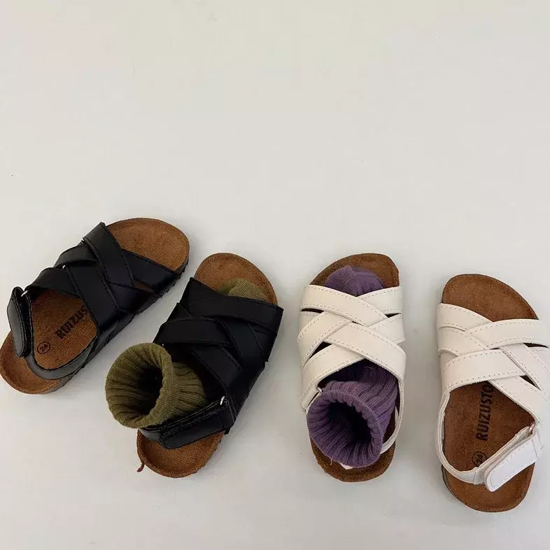 Scarpe per bambini 2024 estate nuovi sandali alla moda stile coreano ragazzi e ragazze scarpe da spiaggia scarpe Casual semplici antiscivolo