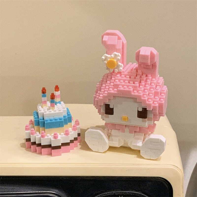 Hello Kitty Building Block giocattoli assemblati ornamento decorativo Sanrio Anime Figure Kuromi Model My Melody Puzzle regalo per bambini