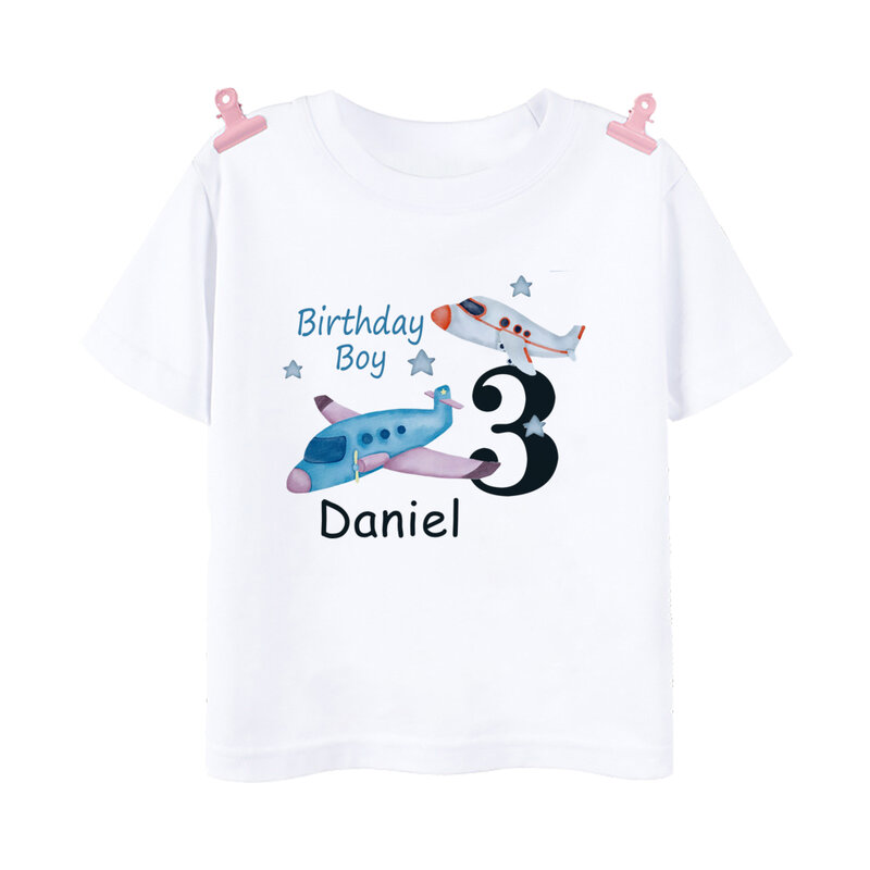 Spersonalizowana koszulka urodzinowa samolotu 1-12 lat nazwa własna T-Shirt dla chłopców strój na imprezy urodzinowe ubrania dla dzieci stylowe topy na prezent