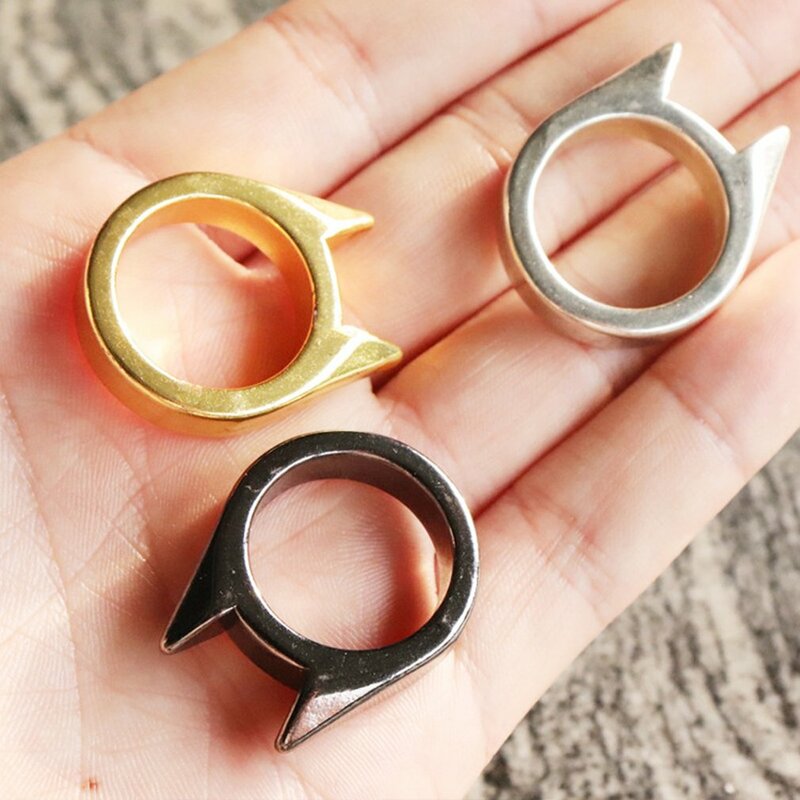 1pcs Mulheres Men Safety Survival Ring Tool Self Defense Stainless Steel Ring Finger Defense Ring Tool Silver Gold Black Color