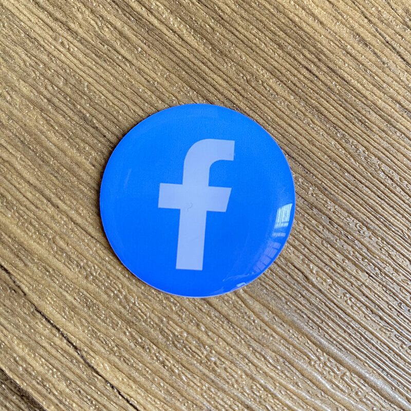 Su metallo Instagram Facebook Whatsapp Gmail NFC Tag Sticker Etichette epossidiche per i social media