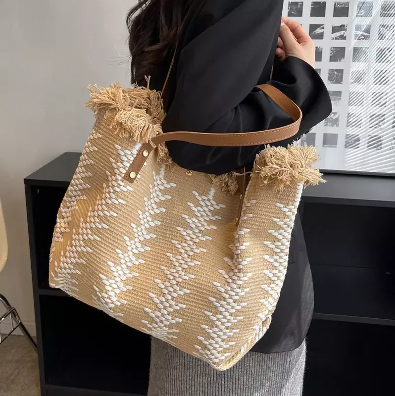 Gestrickte Quaste gewebte Damen neue Special-Interest-Design Mode Einkaufstasche vielseitige Umhängetasche mit großer Kapazität