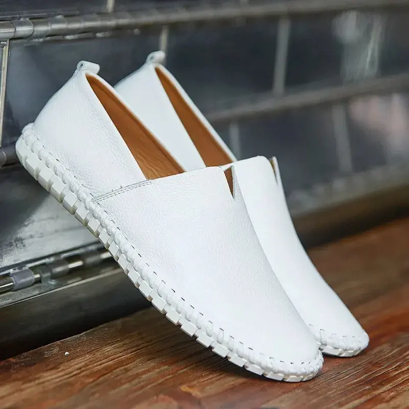 Мужские Дизайнерские повседневные Мокасины, дышащие мужские туфли на плоской подошве для вождения, кожаная обувь с тонкой подошвой, белые туфли