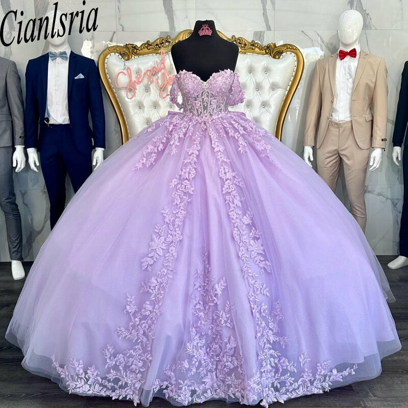 Сиреневое бальное платье с открытыми плечами и бантом, платья для Quinceanera, кружевной корсет с аппликацией, платье для 15 лет