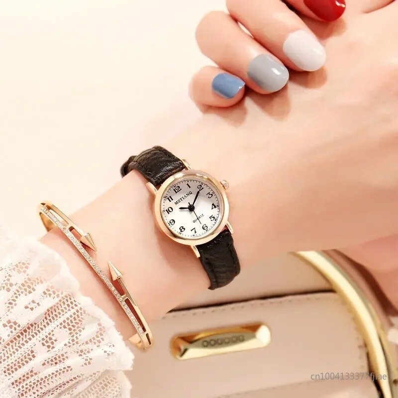Jam tangan gaun wanita kecil cantik jam tangan wanita kulit Retro jam tangan desain Mini mode wanita
