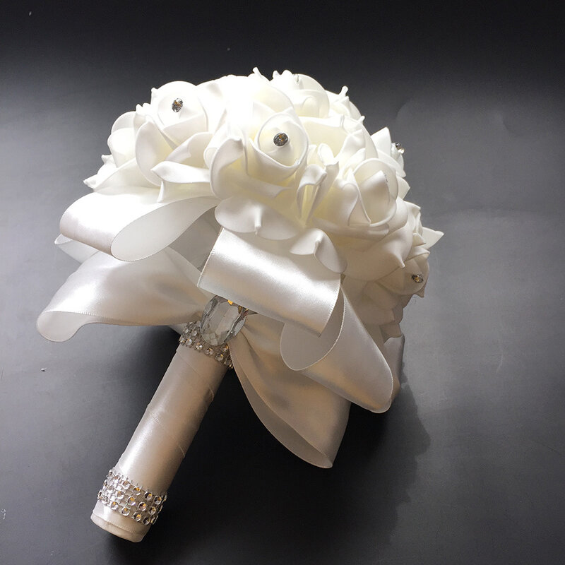 AYiCuthia Romântico Casamento Bouquet Noiva dama de honra Decoração do casamento Espuma Flores Rose Bridal Bouquet Branco Cetim Segurando S30