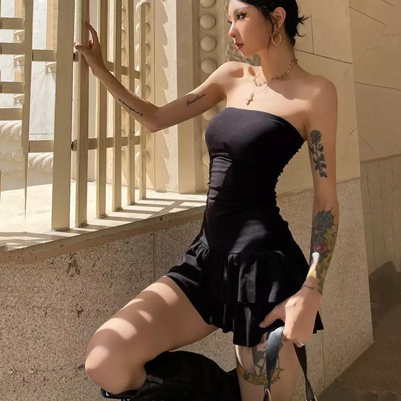 Летнее пикантное мини-платье, женская уличная одежда без рукавов, с открытой спиной, плиссированное облегающее черное платье, блестящие трапециевидные платья без бретелек