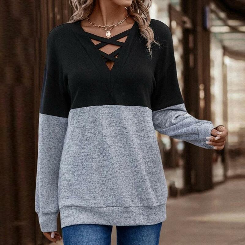 Wiosenny jesienny T Top Colorblock z dekoltem w szpic długi rękaw T-shirt dla kobiet miękki oddychający sweter z detalami wydrążonymi do połowy długości