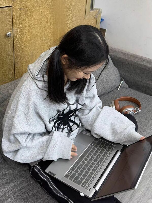 High street hoodie cetakan laba-laba Amerika wanita, atasan longgar kasual Retro pasangan anime Korea y2k musim gugur