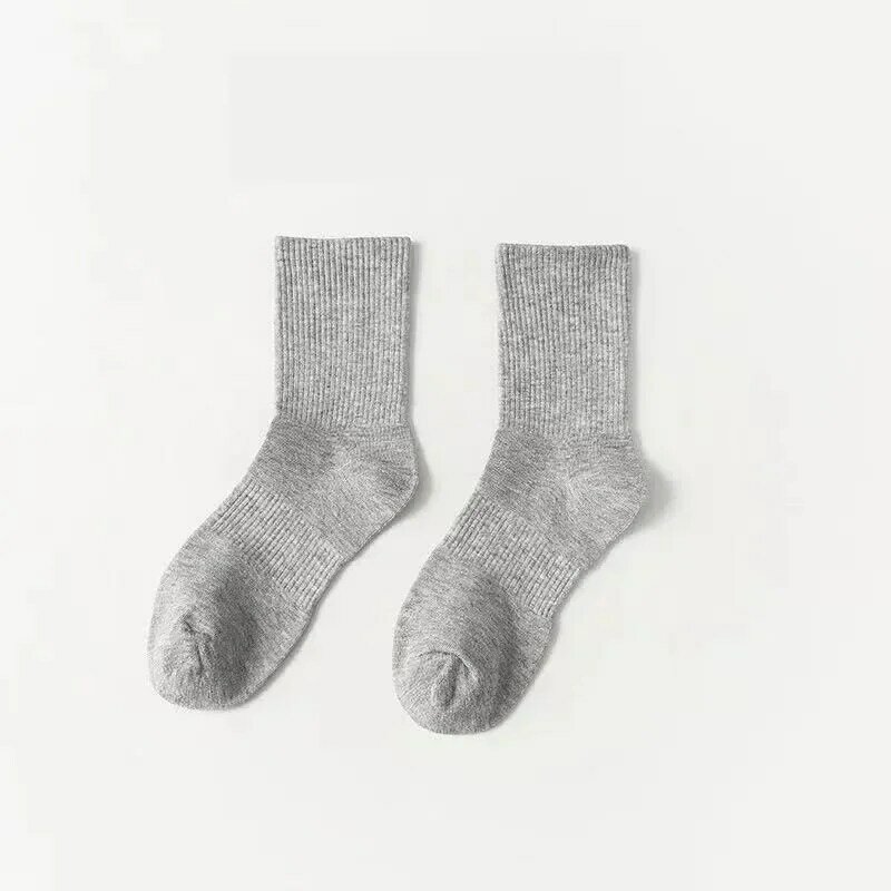 ถุงเท้าสีดำและสีขาวในฤดูร้อนกองบางกองถุงเท้าความร้อนปานกลางผ้าฝ้าย