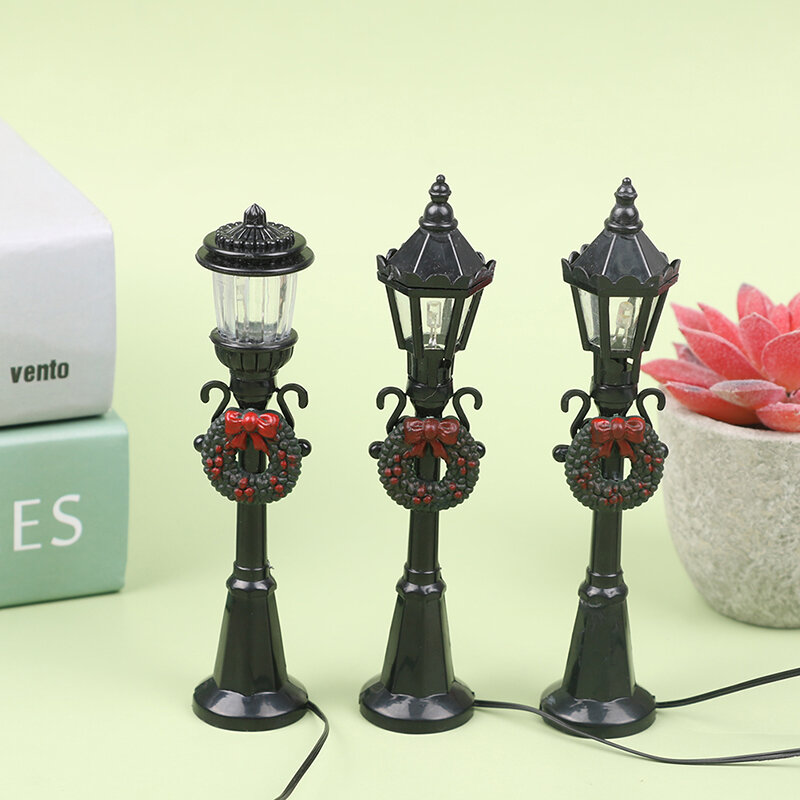 4 szt. Bożonarodzeniowe Mini modele światła uliczne dla lalek z lampkami LED choinka mikro-krajobrazowa bajkowa akcesoria ogrodowe