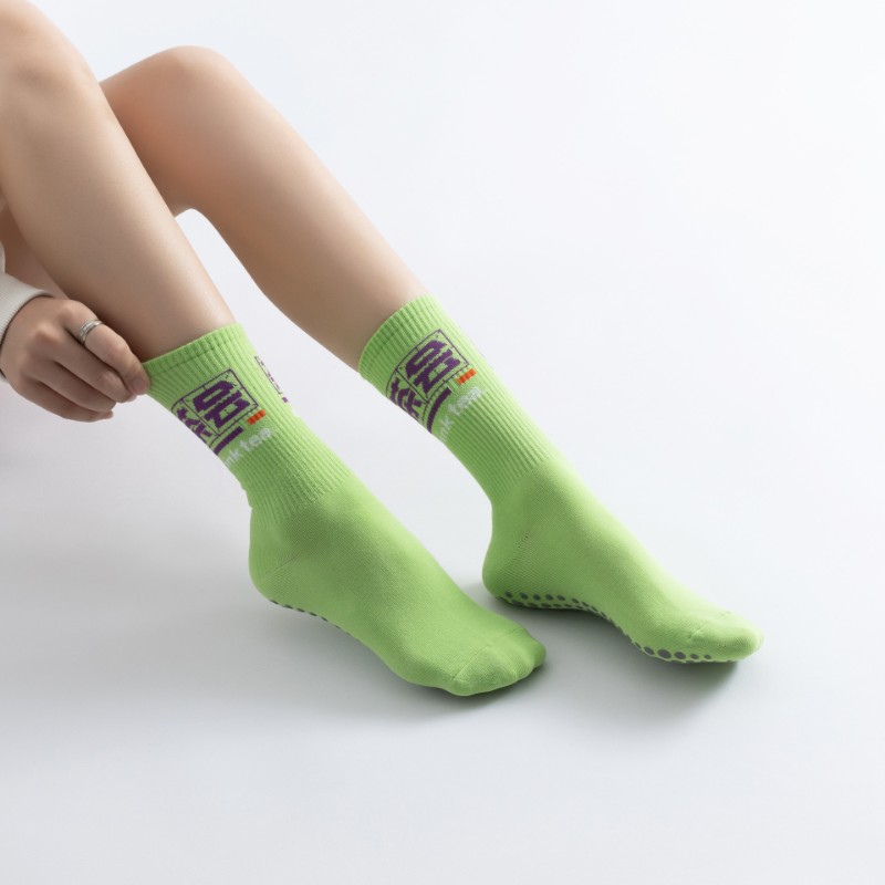 Nova moda impresso mid-tube meias de yoga de silicone antiderrapante meias esportivas pilates meias de fitness dança treinamento de fitness