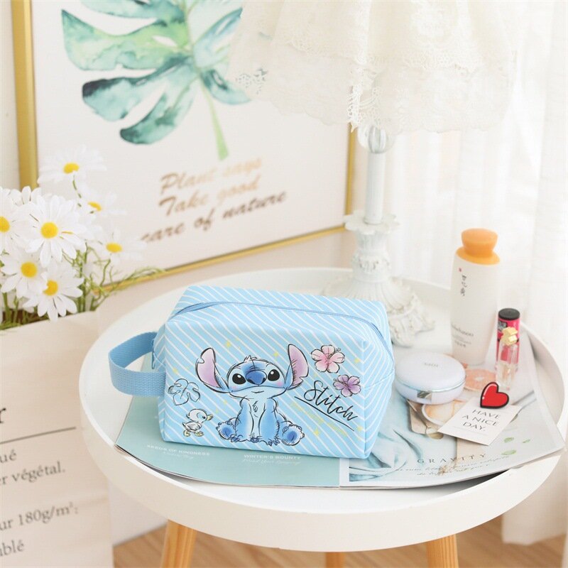 Disney-Bolsa de maquillaje de Lilo & Stitch para mujer, bolsa de almacenamiento de cosméticos de dibujos animados, artículos de tocador portátiles de viaje, bolsa de almacenamiento de servilletas sanitarias