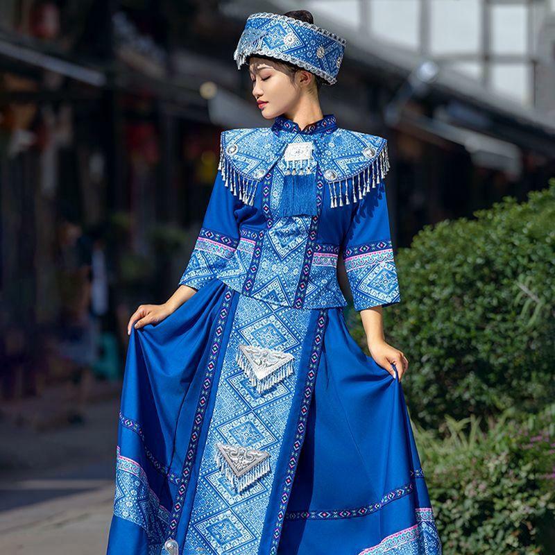 Guangxi Zhuang dan Miao pakaian karakteristik gaya etnik wanita, Set pakaian pentas dansa etnik sangat indah