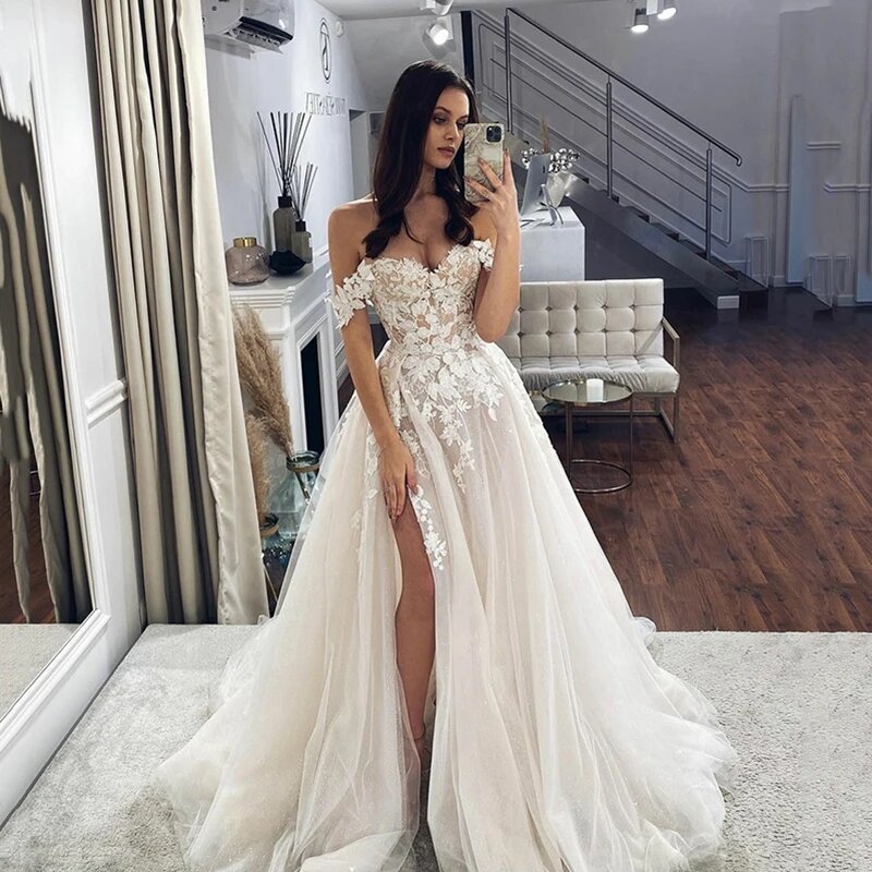 Vintage Appliques Wedding Dresses A Line Fluffy Tulle Ball Gowns Sexy Side Slit Court Train Woman's Formal Bride Beach Party