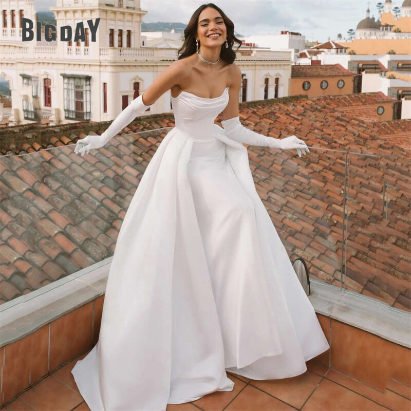 Gaun pengantin elegan A-Line gaun pengantin wanita tanpa tali lipit bahu kancing belakang terbuka gaun pengantin Sweep Train Vestidos De Noiva