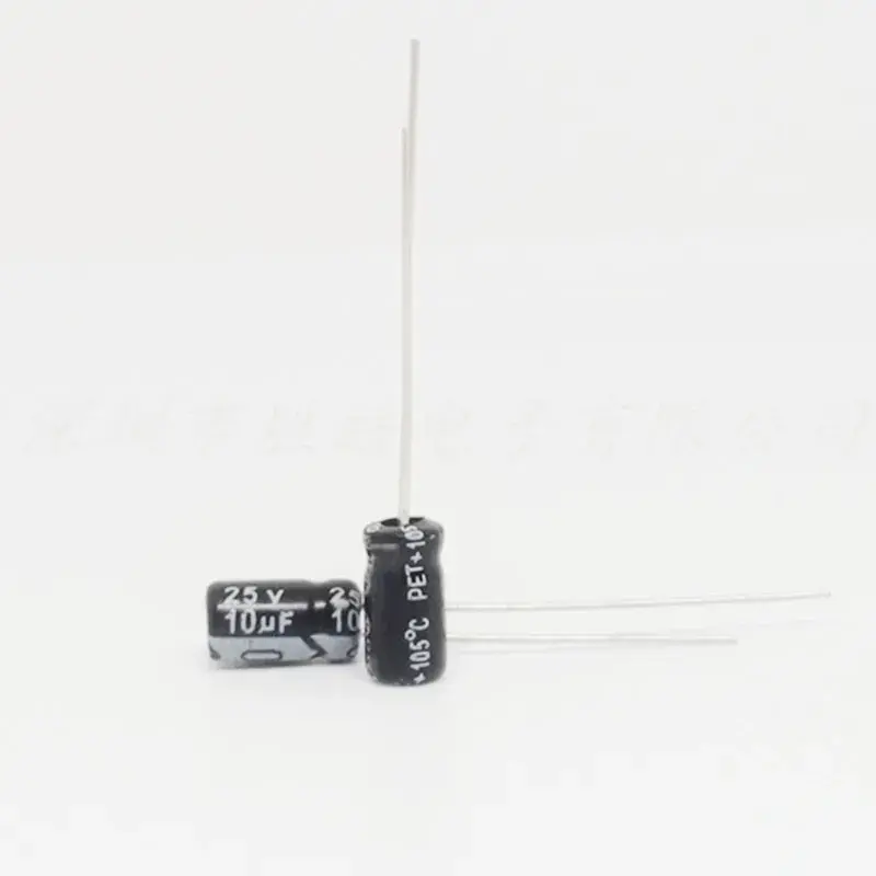 (50 шт.) 25 в 10 мкФ громкость: 4X 7 мм алюминиевый электролитический конденсатор 25V1 0 мкФ высокое качество
