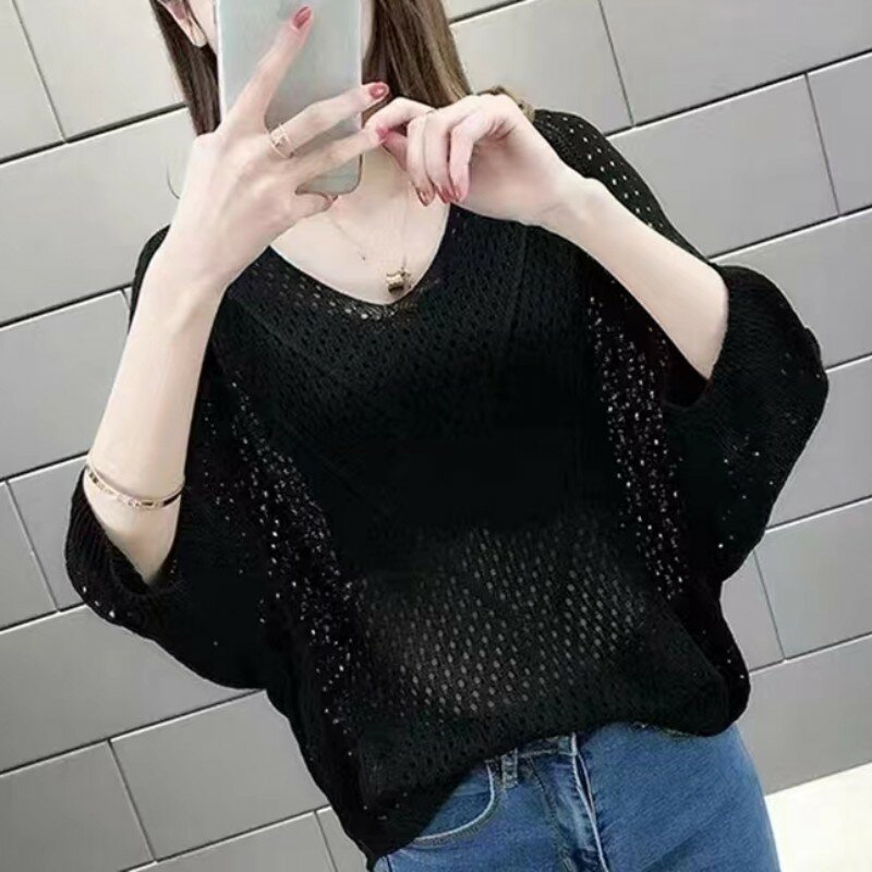Short Top 2023 Summer Thin V-Neck Bat Sleeve T-shirt Women's Cover Up Loose Large Hollow Out Knit Women's Wear