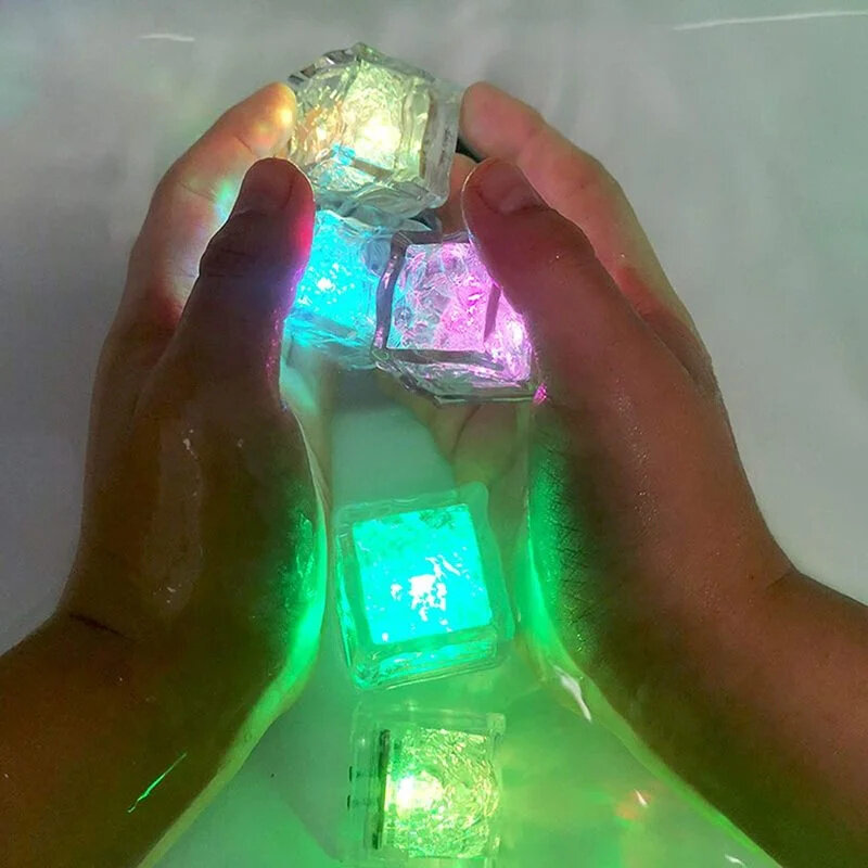 12 buah bak mandi bayi lampu LED mainan anak warna-warni berubah tahan air bersinar mandi teka-teki mainan untuk anak-anak hadiah ulang tahun bayi