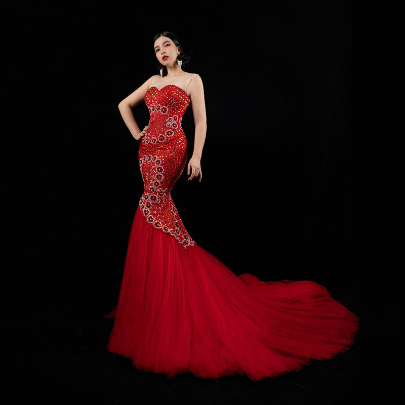 Gaun malam kustom mewah wanita merah setelan khusus bermanik berat untuk pertemuan tahunan makan malam pernikahan gaun putri duyung ramping FF56