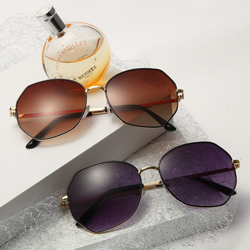 2023 Classic Square Sunglasses Gradient Color 2023 New Sunglasses for Women Trend Anti-UV Retro Sunglasses