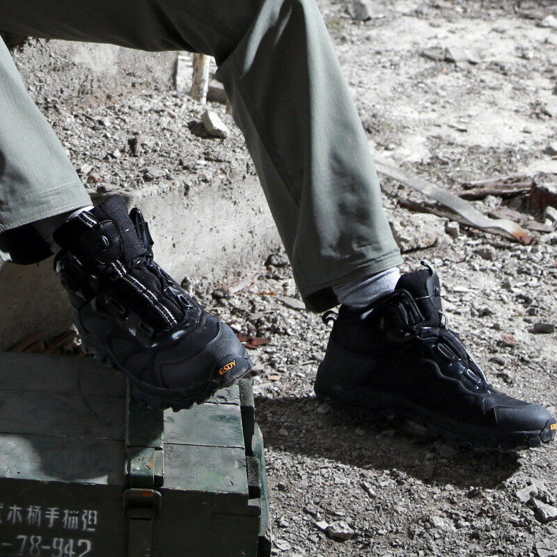 รองเท้าบูททหาร, ใหม่กลางแจ้งน้ำหนักเบาตอบสนองเร็วรองเท้าเดินป่ารองเท้ายุทธวิธีหัวเข็มขัดอัตโนมัติ