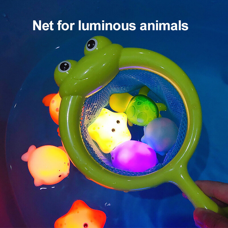 Baby Cute Animals Banho Brinquedo Natação Brinquedos de água Soft Rubber Float Indução Luminous Bath Toys Frogs Kids Wash Play Funny Gifts