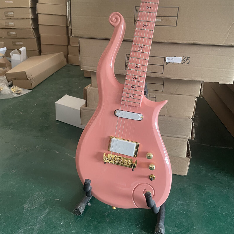Guitare électrique classique 1 nuage rose avec touche en érable, corps en acajou