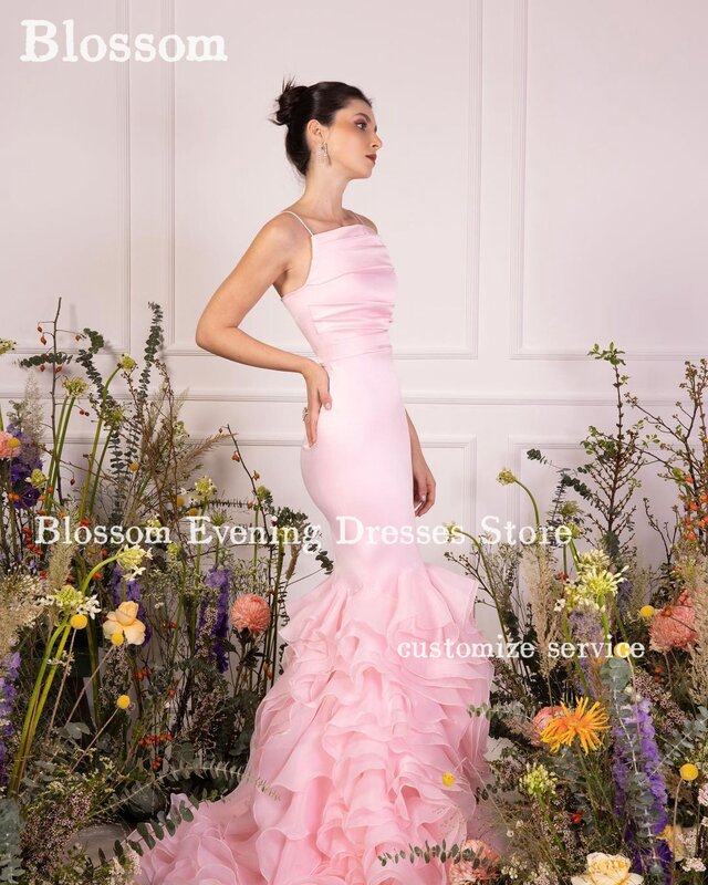ノースリーブの人魚のイブニングドレス,スパゲッティストラップ,フリル付き,地面の長さ,ピンクの光沢,結婚式用