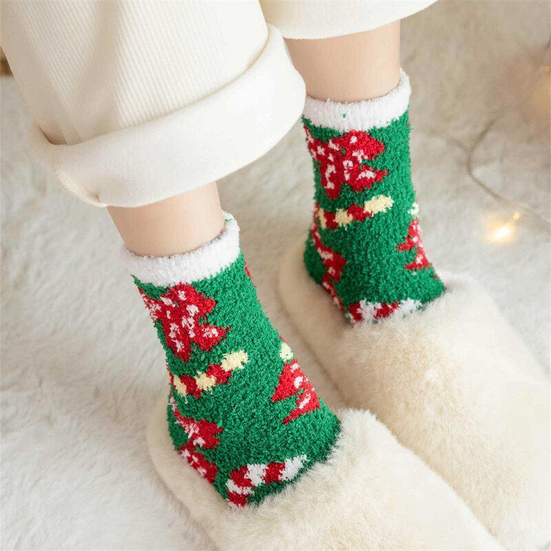 Рождественские женские носки, забавные рождественские носки с Санта Клаусом, елкой, снежинкой, лось, коралловые бархатные чулки для девочек, новогодние теплые носки для дома и пола