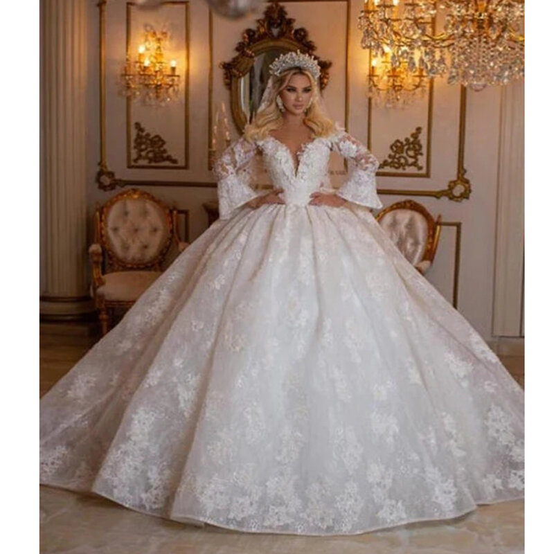 Wspaniały ślubny dekolt suknie ślubne koronkowe z dekoltem w serek 3D z długim rękawem księżniczka formalna suknie ślubne na plażę Plus rozmiar niestandardowy szlafrok