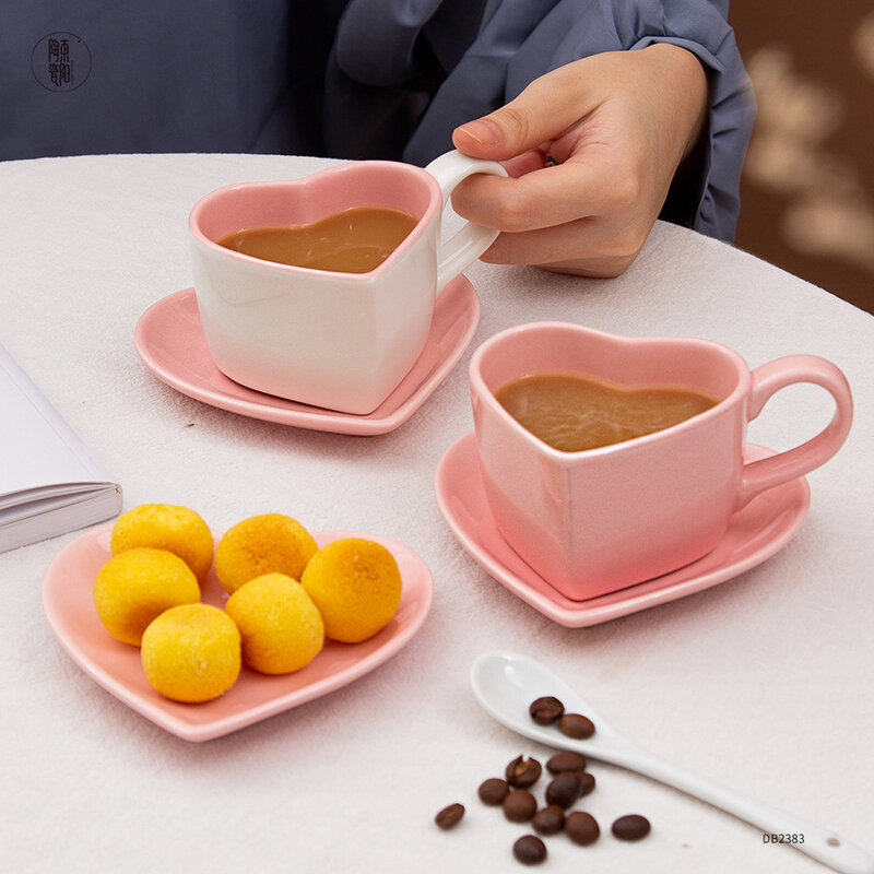 노벨티 손으로 그린 커피 차 컵, 창의적인 하트 컵, 도자기 우유 컵, 도매 식기 컵 선물
