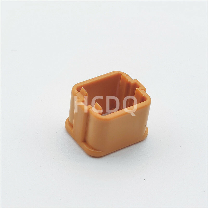 10 PCS The original PB875-04900 automobile connector shell is supplied from stock
