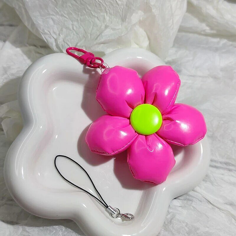 Cute PU Leather Flower Keychain Sweet Floral Keyring Car Key Chains Girls School Bag Pendant Backpack Decoration