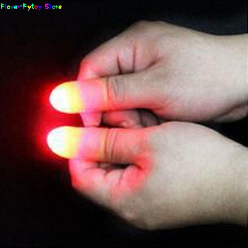 Luz LED piscando dedos para crianças, adereços de truque mágico, mordaça de novidade, brinquedos incríveis e luminosos, presentes luminosos para crianças, 4PCs