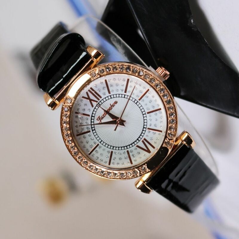 Mulheres Roman Number Dial Quartz relógios de pulso, relógio feminino, glamouroso, relógios de cristal, diamante, moda, vintage, temperamento
