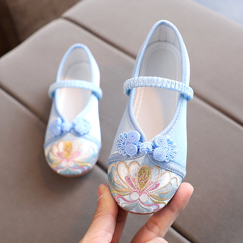 Zapatos bordados hechos a mano para niños, zapatos de superficie de tela de estilo chino para niñas, zapatos Hanfu elegantes con patrón de Flores tradicionales