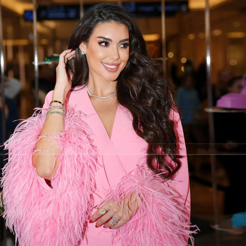Rosa Abendkleider Arabisch für Frauen 2024 Luxus Abendkleider Feder lange Ärmel V-Ausschnitt Schlitz Ballkleid Gala kleid