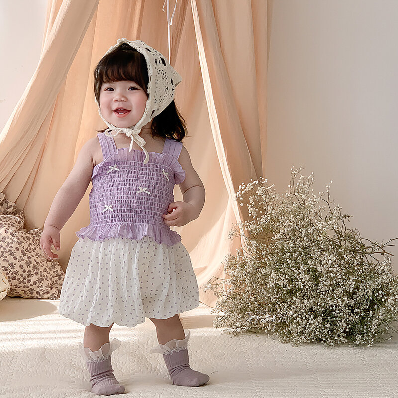 小さな女の子の服のセット,伸縮性のあるリボン付きの2つの部分セット,レース,ドット,ふわふわのショートパンツ,小さな子供のための夏の服装,2024