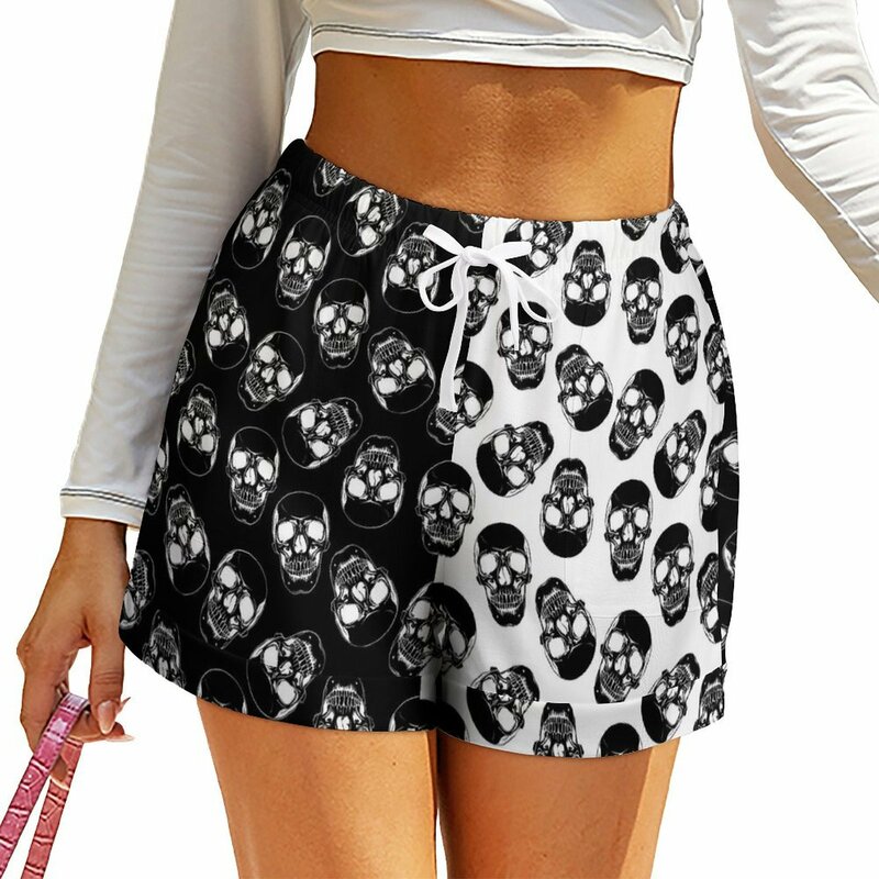 Halloween Shorts weibliche Schwarz-Weiß-Schädel Streetwear Grafik Shorts elastische hohe Taille übergroße kurze Hosen elegante Hosen