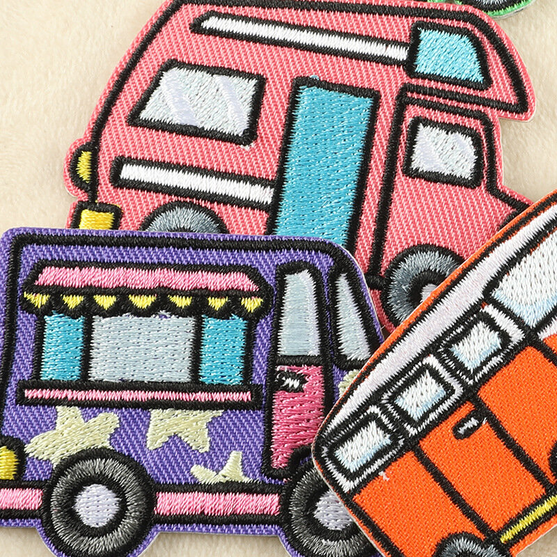 2024 neue Cartoon Stickerei Patches DIY Bus LKW Auto Aufkleber selbst klebende Abzeichen Stoff Emblem Kleidung Tasche Hut Zubehör