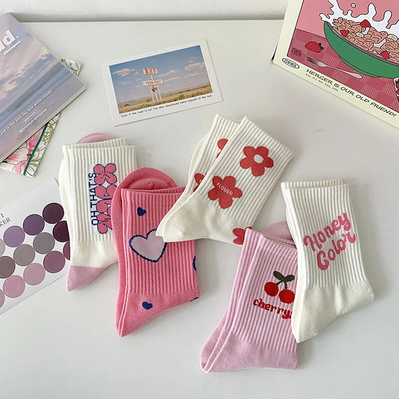 Calcetines de algodón con estampado de flores rosas para mujer, medias informales de estilo Harajuku, coreano, japonés, Kawaii, novedad de 2024