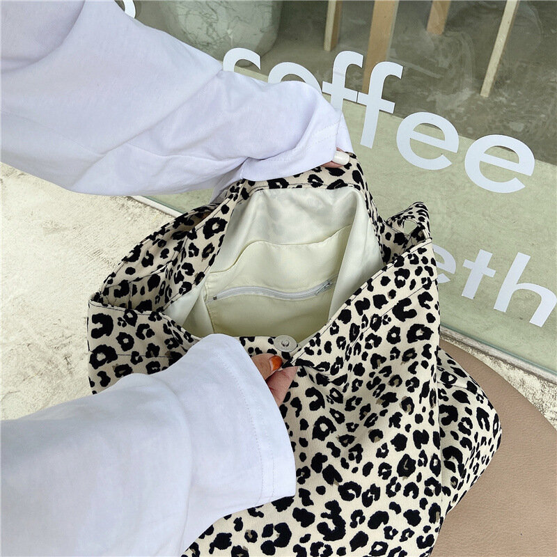 Japanese and Korean Ins Modern Small Leopard Print Messenger Bag, Single Shoulder Canvas Bag for Female Student