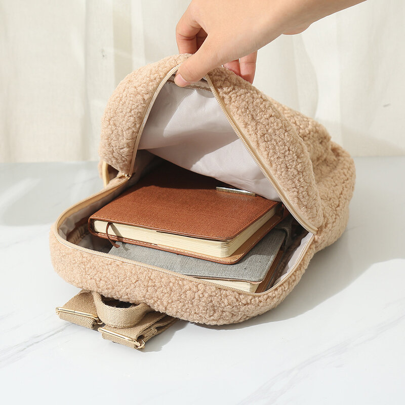 Mochila de lana de cordero versión coreana personalizada para mujer, mochila de felpa de nicho para niños, mochila de dibujos animados