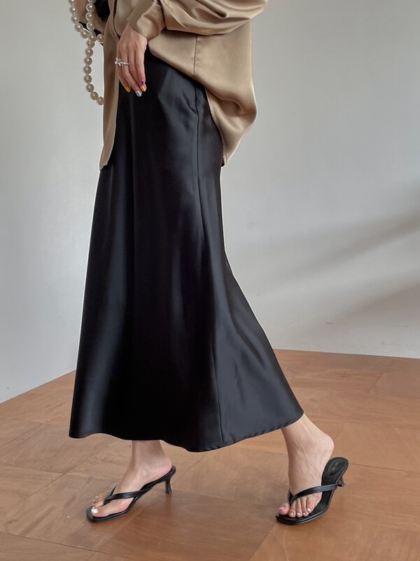 Шелковые атласные юбки для женщин, офисная юбка-трапеция цвета шампанского в Корейском стиле с высокой талией, Модная элегантная однотонная длинная юбка-карандаш, 2024