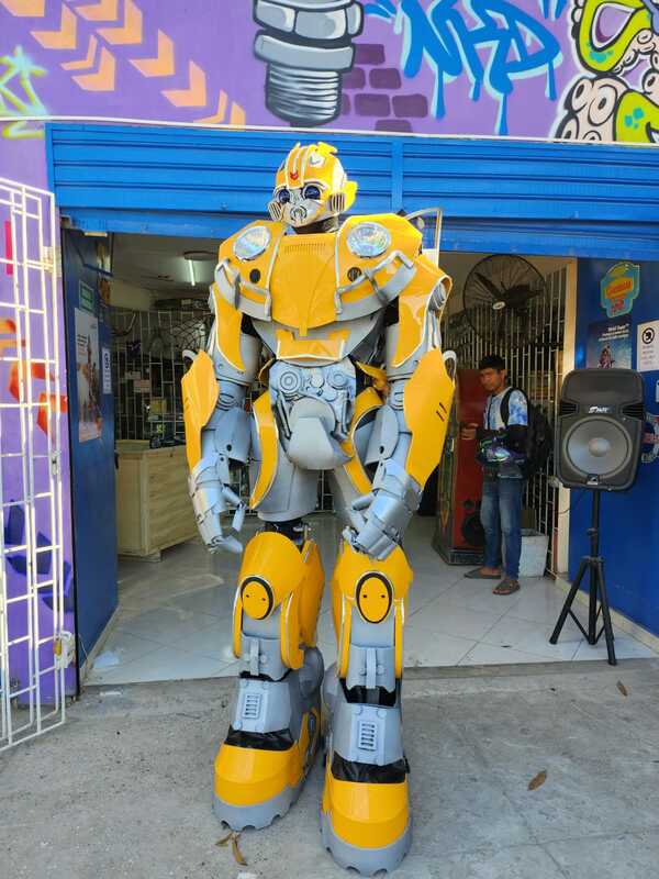 Guangzhou Namchi Robot di grandi dimensioni realistico promozione aziendale fiera danza Robot Costume abiti trasformatore di buona qualità