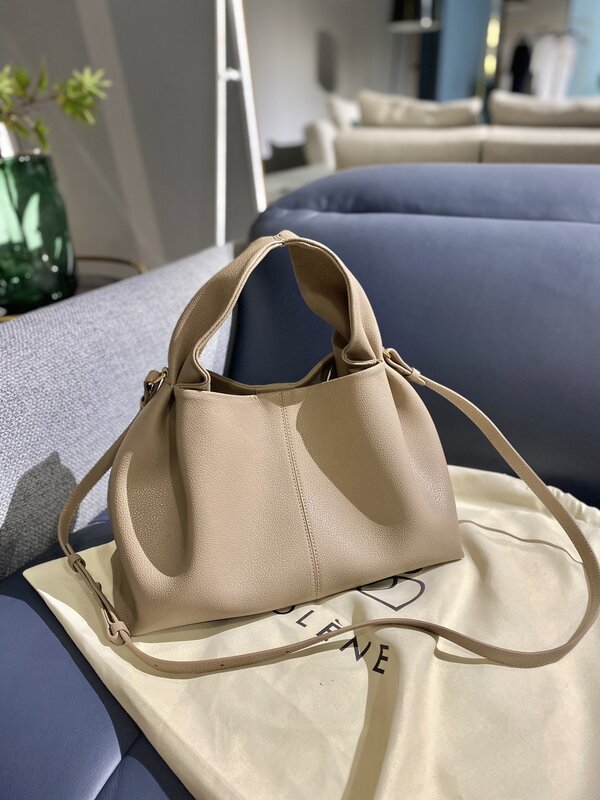 Novo 2023 Designer De Luxo Pure color pacote Lunch box BAG Europa e nos Estados Unidos Moda Bolsa Uma bolsa de ombro mulher