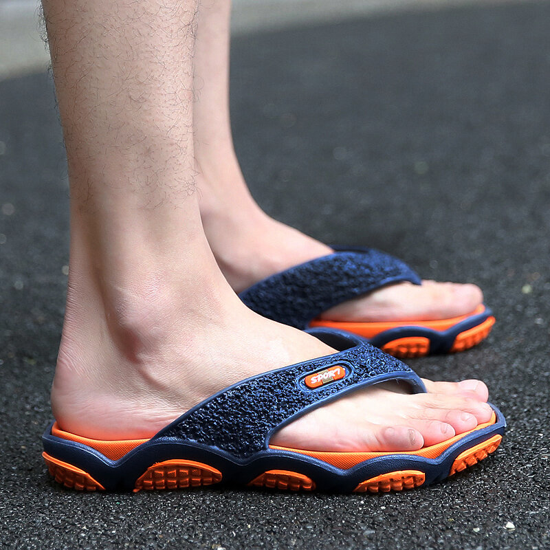 Zapatillas de moda para hombre, sandalias ligeras, chanclas informales de verano, nuevas