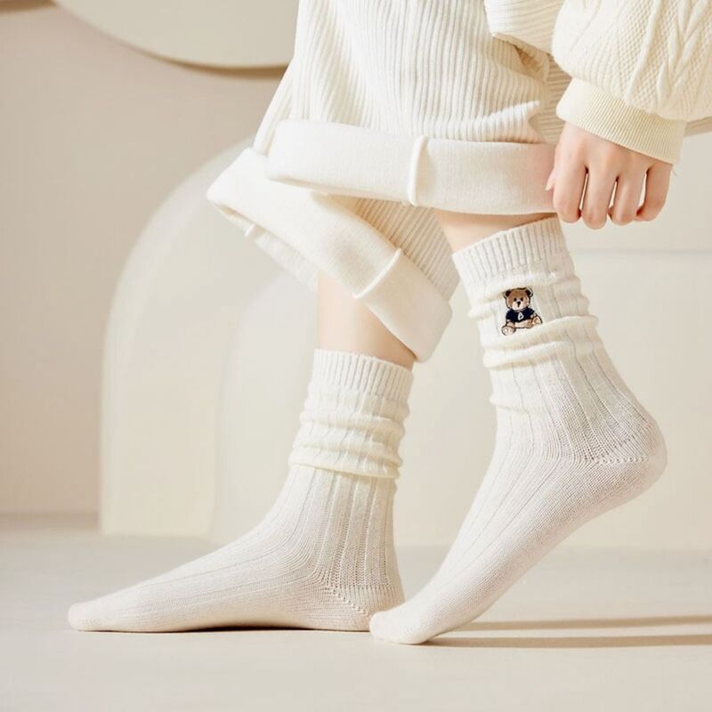 Meias bordadas com desenho animado, meias de bezerro feminino, meias monocromáticas, moda doce, nova, outono e inverno
