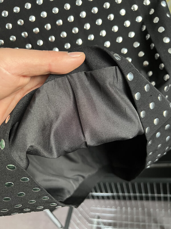 Spódnica z ćwiekami 23 nowe ciężkie nity y2k zdobione wersją mini czarna spódnica z wysokimi piterek biodrami